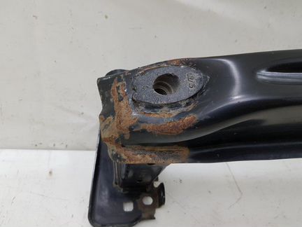 Усилитель бампера передний Volkswagen Polo 5