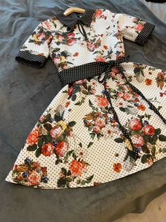 Платье с цветами в горошек