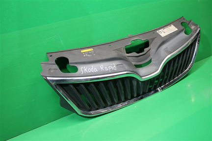 Решетка радиатора Skoda Rapid 2012-2017