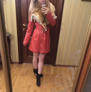 Кожаный плащ с воротником-лисицей