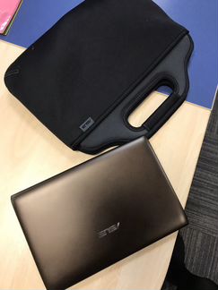 Asus нетбук (минибук) Eee PC 1025C