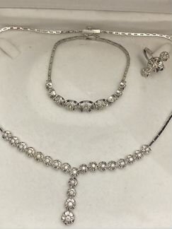 Комплект с бриллиантами