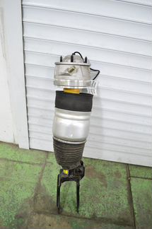 Пневмостойка передняя правая Touareg 2 NF 7P