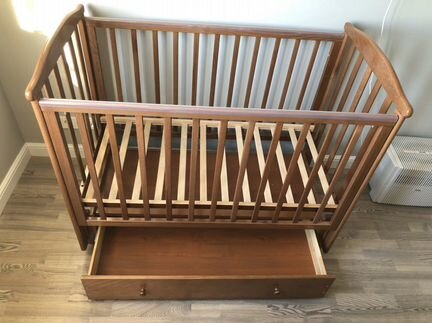 Кроватка детская Лель с маятником. Бук натуральный