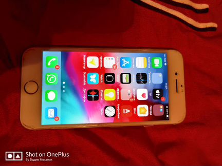 Телефон iPhone 8 64gb