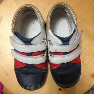 Ботинки высокие и с твёрдой пяткой