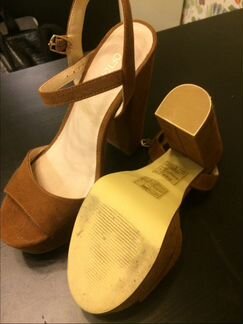 Босоножки новые