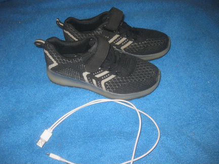 Кроссовки со светящейся подошвой (led system). р