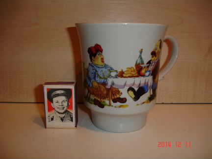 Фарфоровая кружка