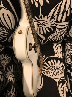 Электрогитара Burny RLC55SW (Les Paul Custom 2011)