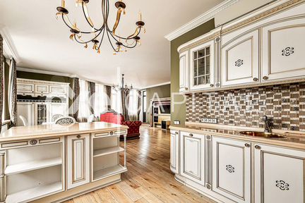 3-к квартира, 135 м², 19/24 эт.
