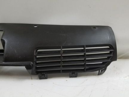 Решетка радиатора Peugeot 206