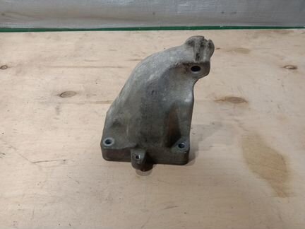 Кронштейн опора двигателя Мерседес OM642