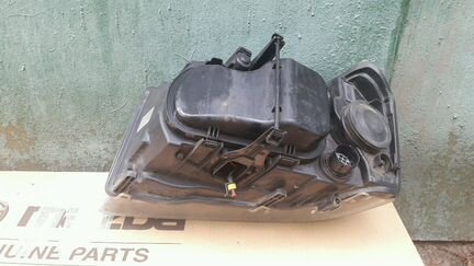 Фара правая ксенон Land Rover Freelander