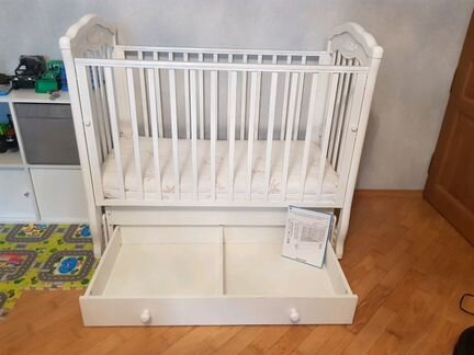 Кроватка + матрац (с маятником Гандылян Шарлотта)