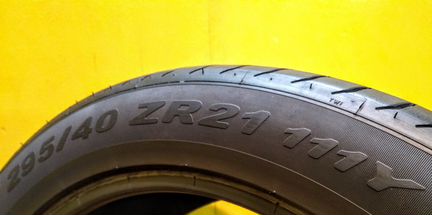 295 40 R21 Pirelli Pzero летняя шина.A001