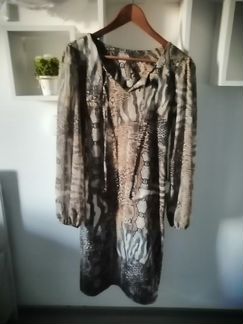 Платье с анималистичным принтом