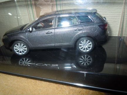 Mazda CX-9 autoart масштаб 143