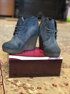 Ботильоны под джинсу на танкетке