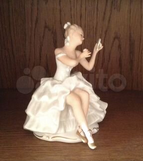 Фарфоровая статуэтка «Балерина с Зеркалом»