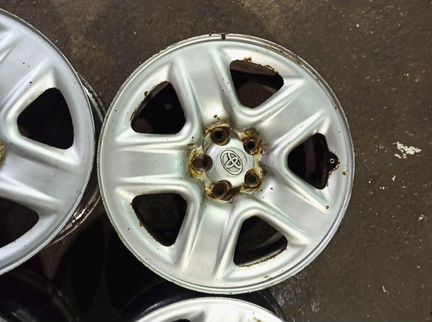 Диски бу оригинал R17 N на Toyota