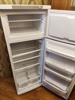 Холодильник с морозильником indesit