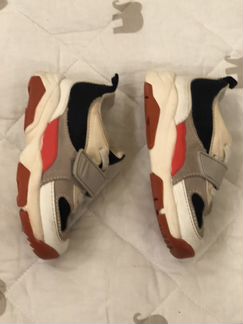 Кроссовки zara