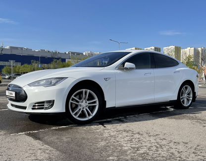 Tesla Model S AT, 2014, 190 000 км