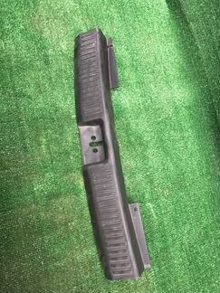 Пластик накладка задней панели Mitsubishi