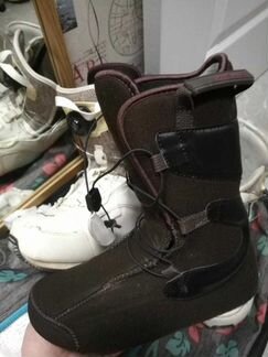 Сноубордические ботинки с креплениями