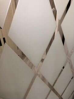 Шкаф купе с зеркальными створками шелкография