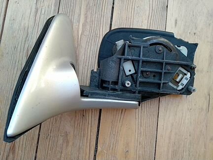 Зеркало водителя на Тойота Королла /Toyota Corolla