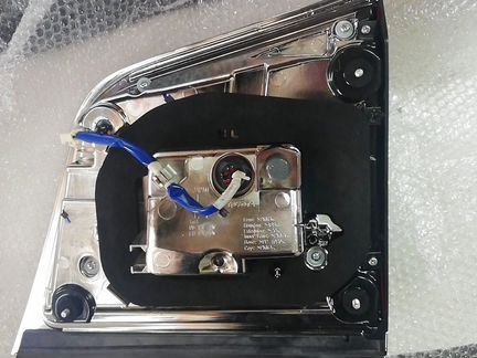 Фонарь задний левый внутренний lexus LX570