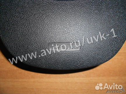 Крышка подушки безопасности водителя Ford Focus II