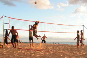 Платные занятия по пляжному волейболу для взрослых