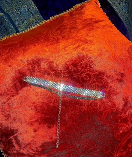 Изящный чокер на шею