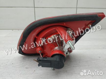 Фонарь в крышку левый Vw Passat B6 BVY 2006