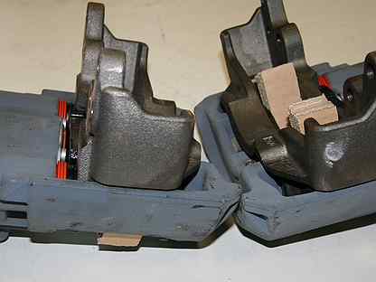 Тормозные суппорта валдай. Суппорт валдай передний. Тормозные суппорта валдай. Скоба суппорта валдай knorr. Суппорт валдай.