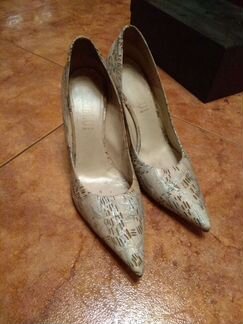 Туфли светлые Loriblu