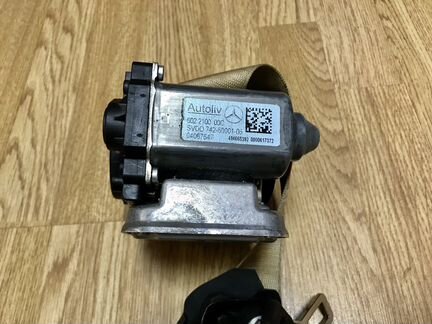 Передний ремень безопасности Mercedes 211 219