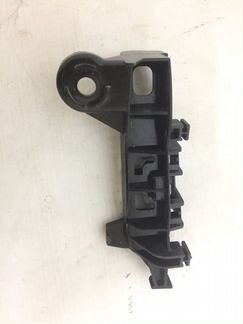 Кронштейн бампера задний левый Toyota Camry V70