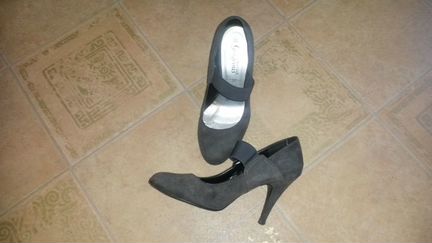 Несколько пар туфель