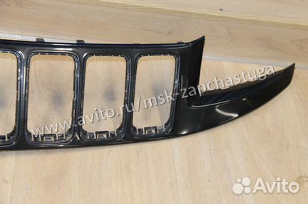 Решетка радиатора Jeep Grand Cherokee (WK2)