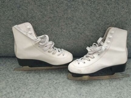 Коньки для девочки 34 размера в отличном состоянии