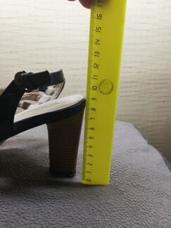 Босоножки кожаные Elizabeth